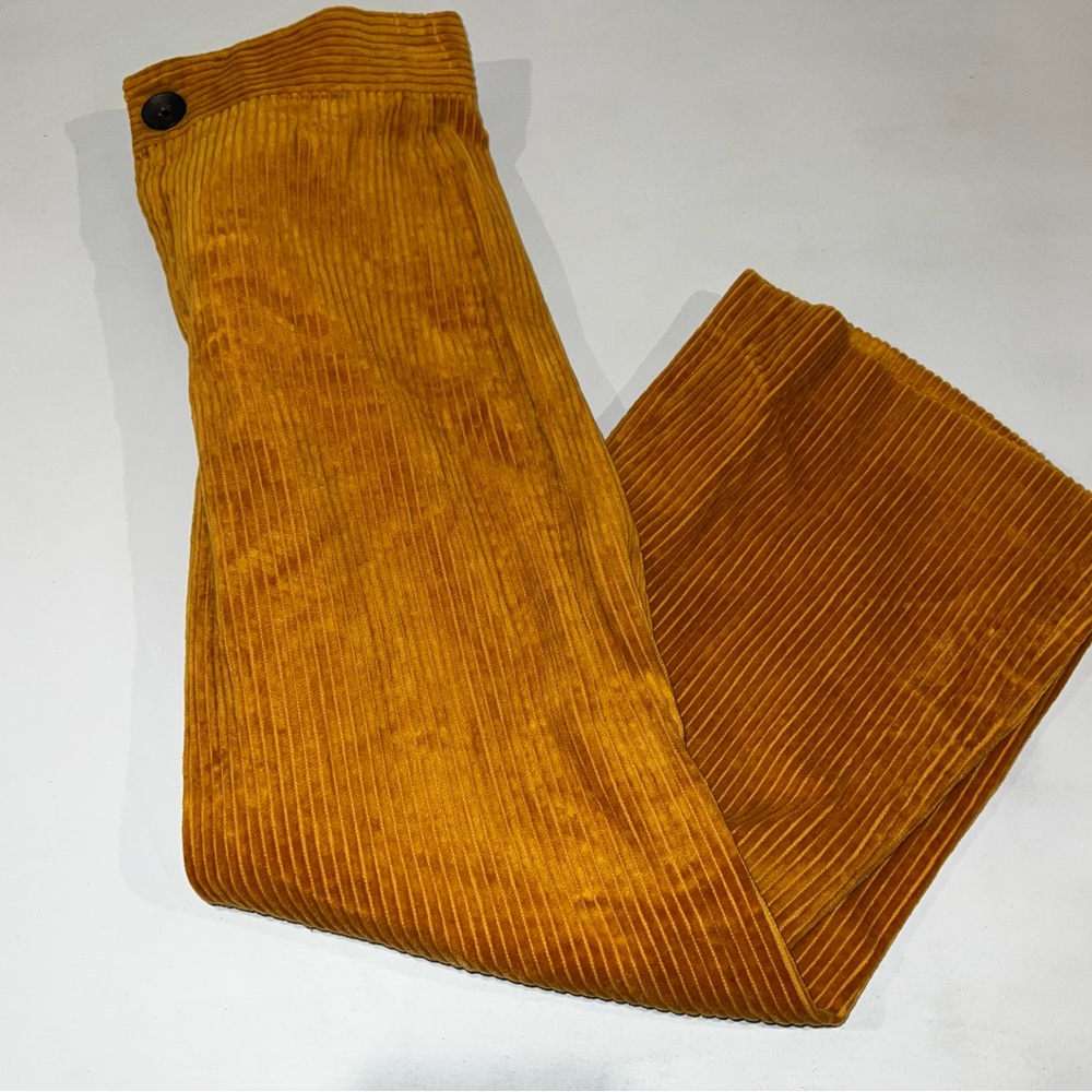 Zara mustard yellow cropped corduroy pants.  Size XS excellent condition